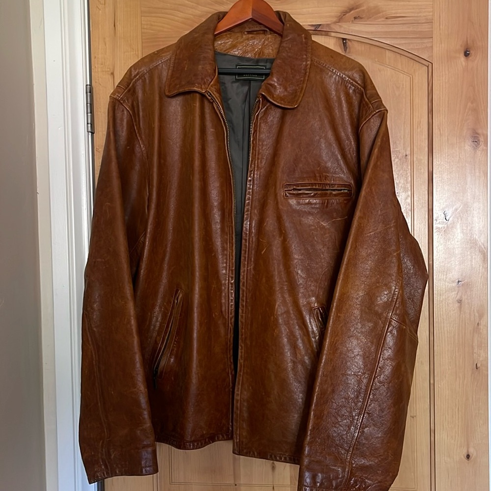CC Filson CO men’s leather jacket.